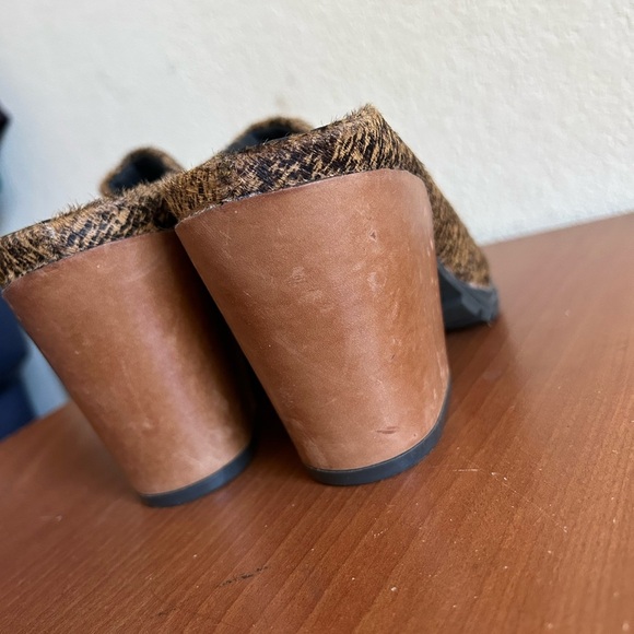 Naked Feet Proper Heeled Mule Calf Fur Brown Black Size 7 Women's Business Party - Picture 10 of 13